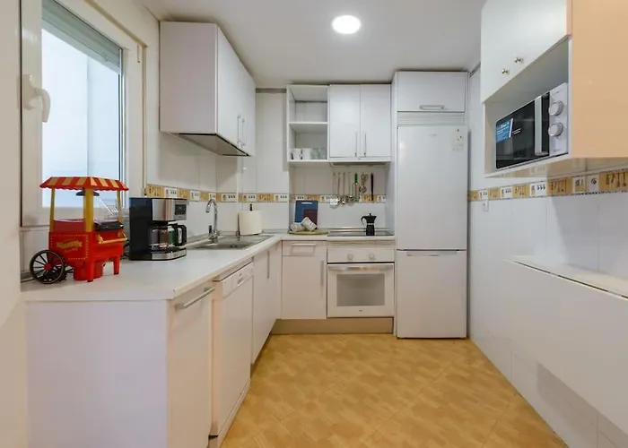 - Plaza Mayor Of - 1 Min Alcazar